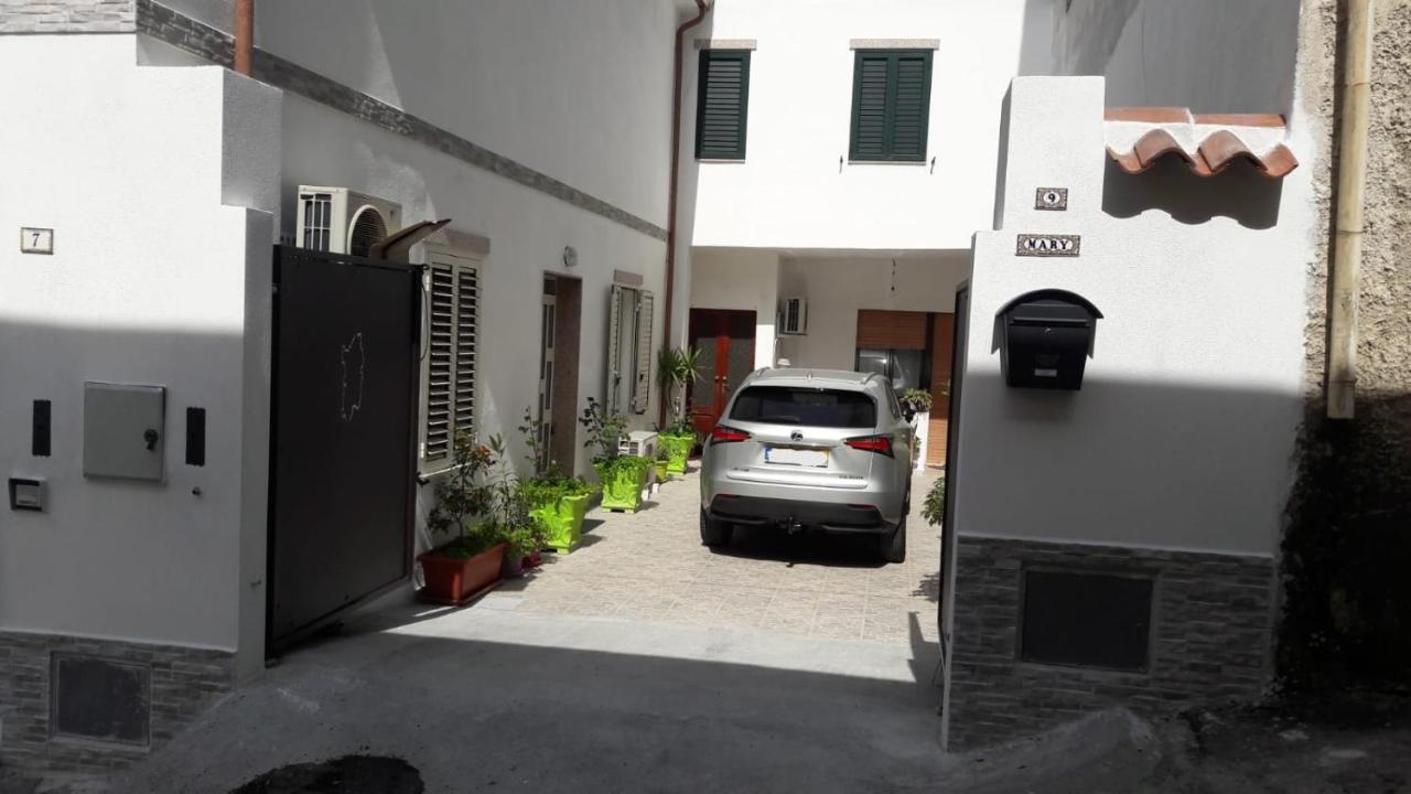 Appartamento Mary Oliena Bagian luar foto