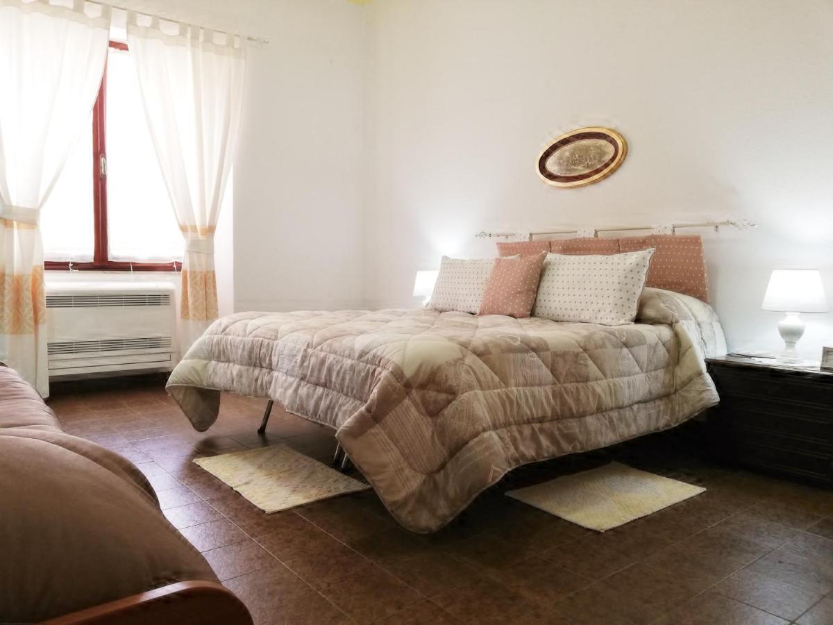 Appartamento Mary Oliena Bagian luar foto