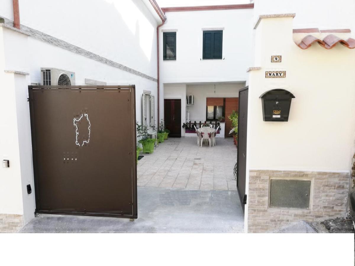 Appartamento Mary Oliena Bagian luar foto