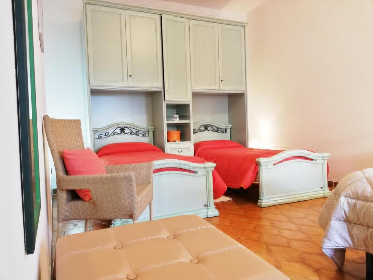 Appartamento Mary Oliena Bagian luar foto